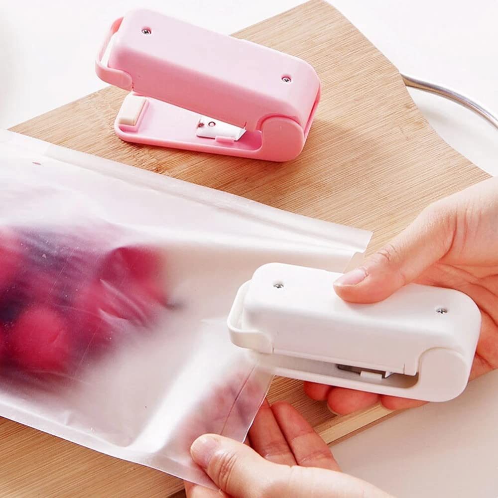 Ignisio mini heat sealer with black handle and heating plate for sealing plastic bags and packaging.